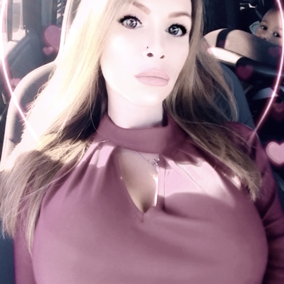 Meet Posh Ambassador, Tiffany!! 💕 - Picture 4 of 8